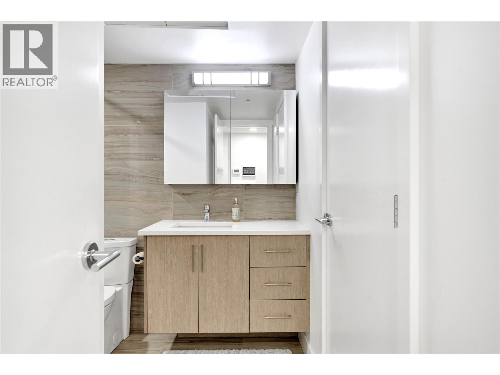 703 1588 Ellis Street, Kelowna