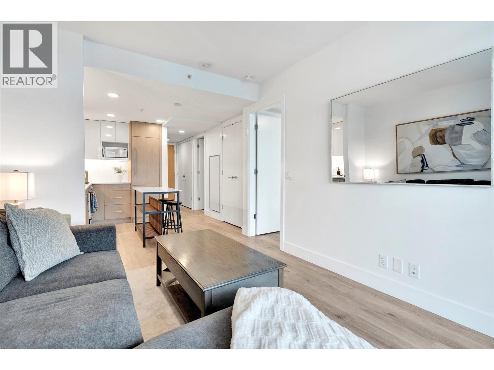 703 1588 Ellis Street, Kelowna