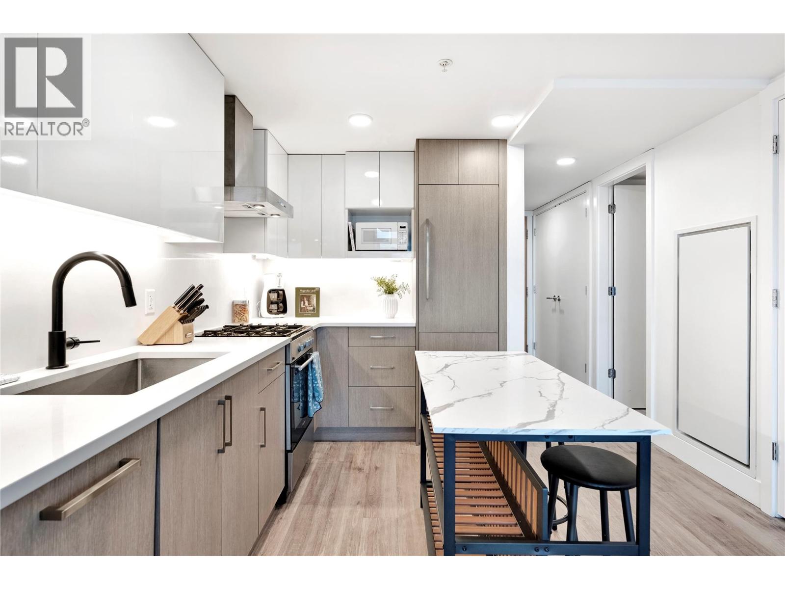 703 1588 Ellis Street, Kelowna