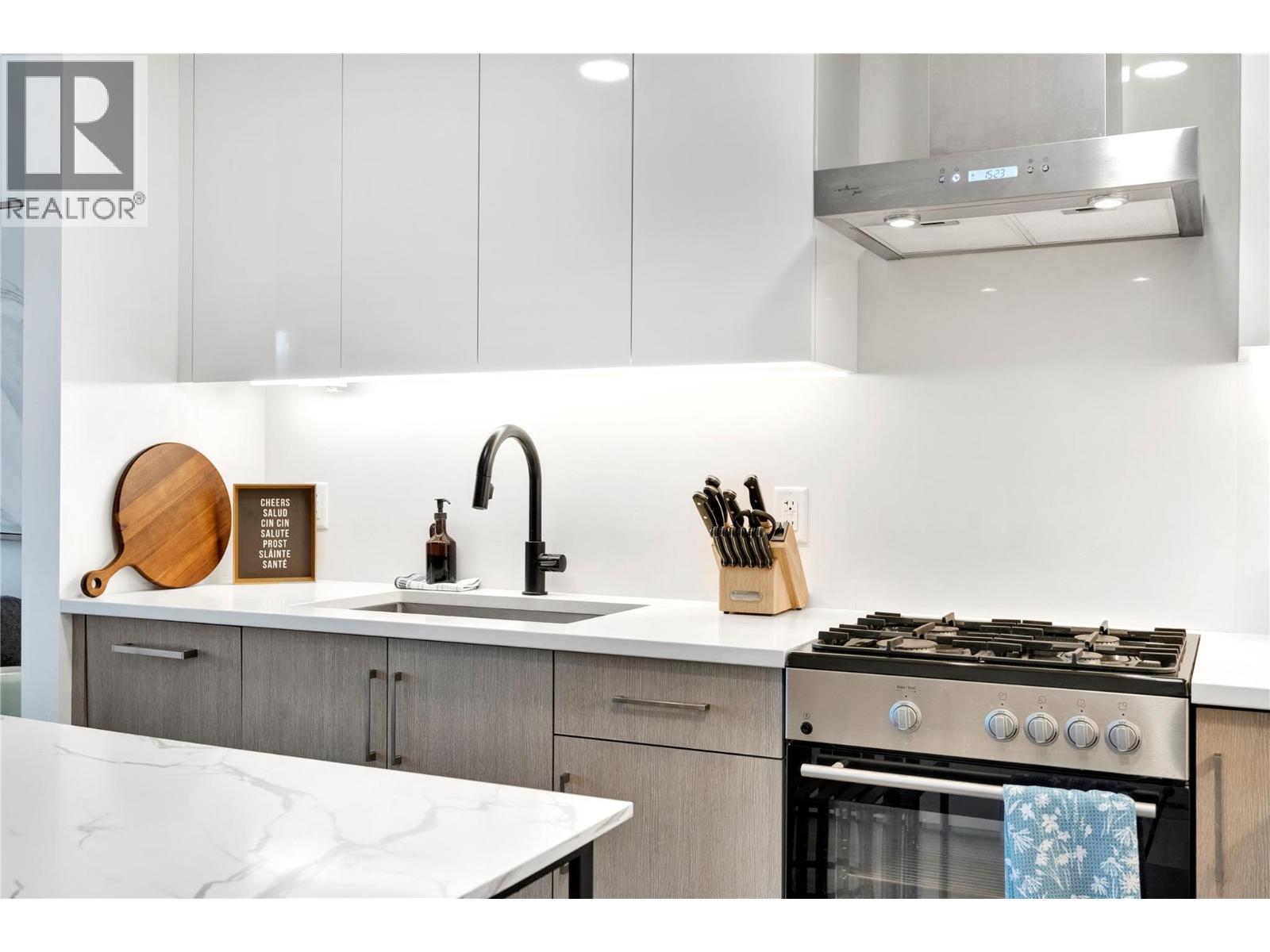 703 1588 Ellis Street, Kelowna