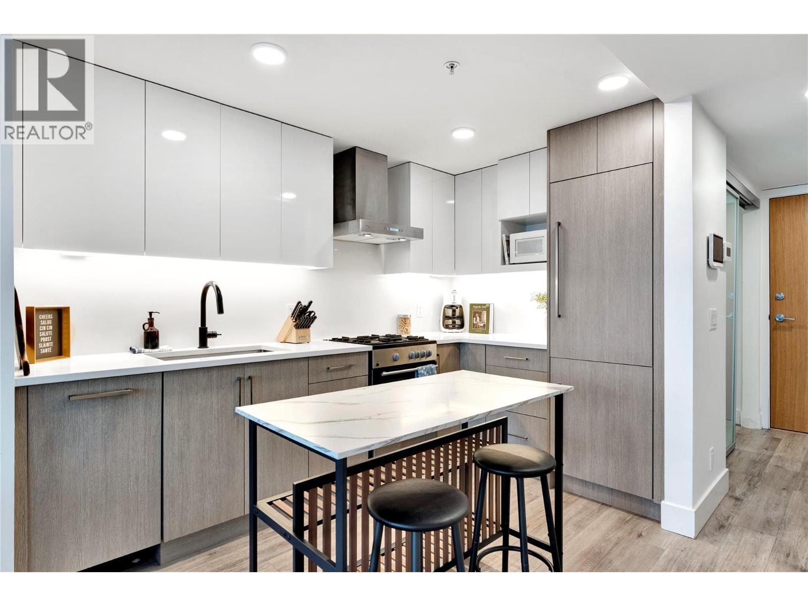 703 1588 Ellis Street, Kelowna