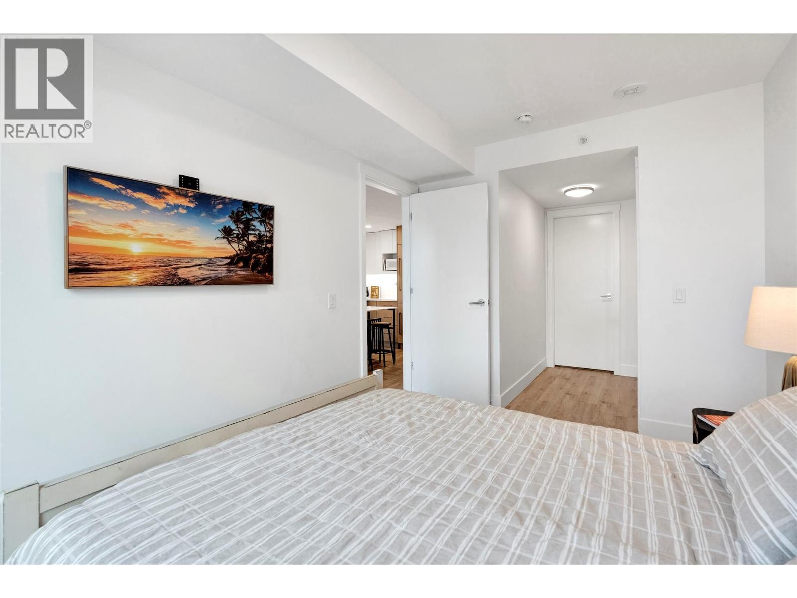 703 1588 Ellis Street, Kelowna