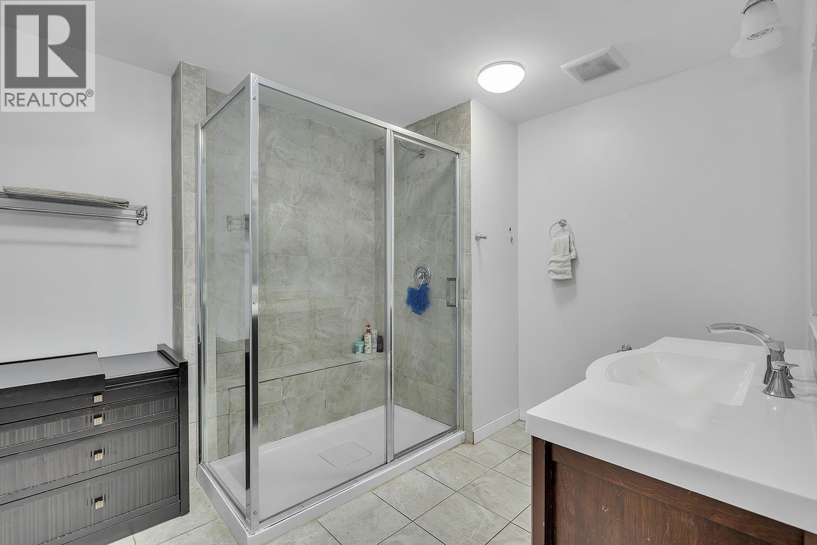  154 Applebrooke Crescent, Kelowna