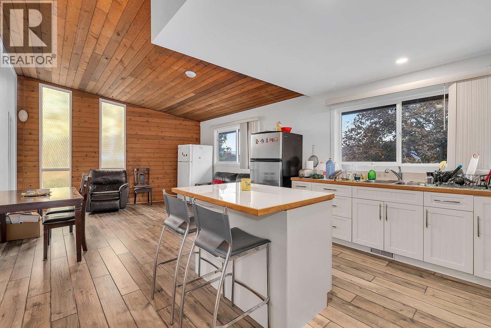  154 Applebrooke Crescent, Kelowna