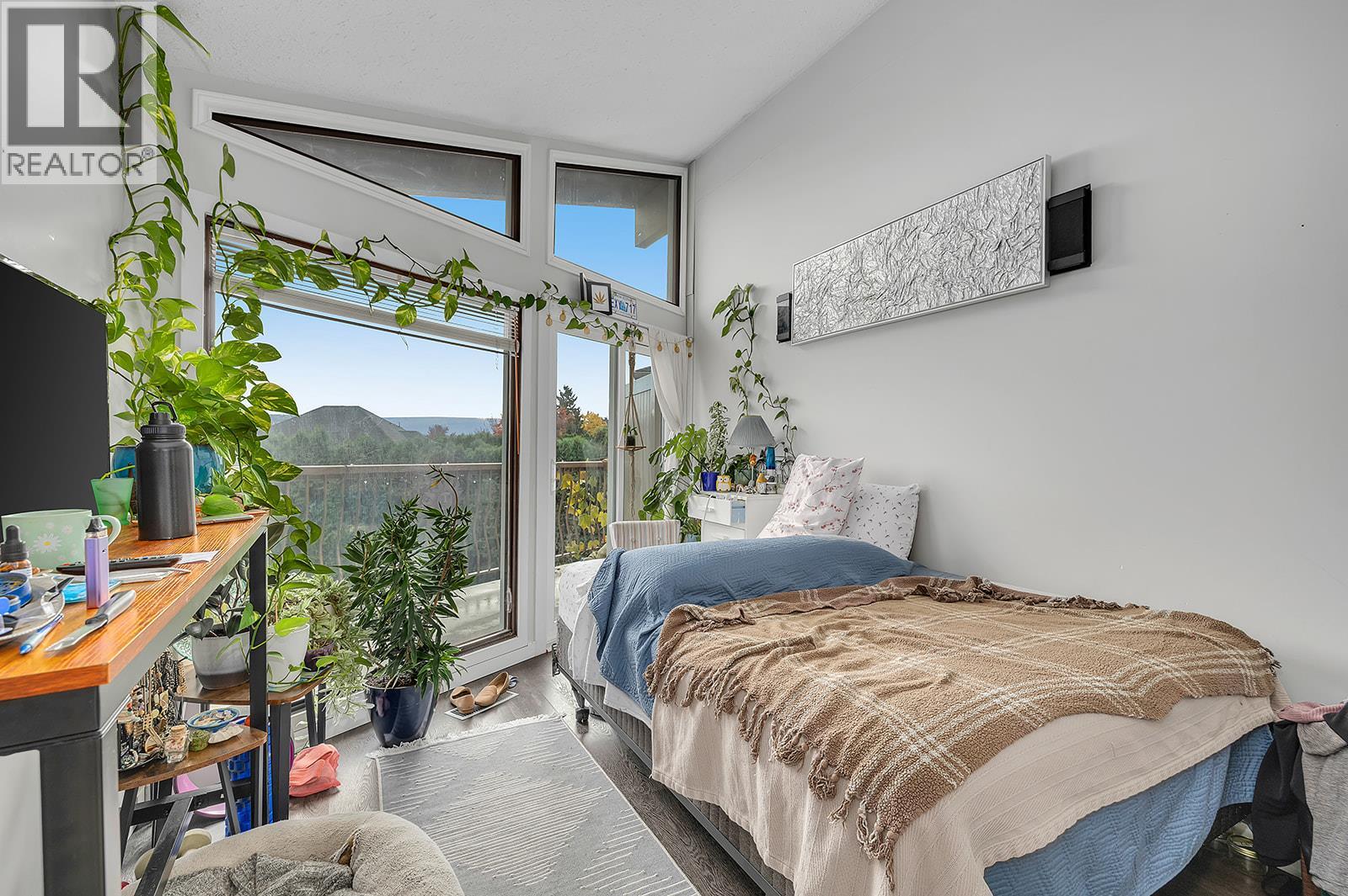  154 Applebrooke Crescent, Kelowna