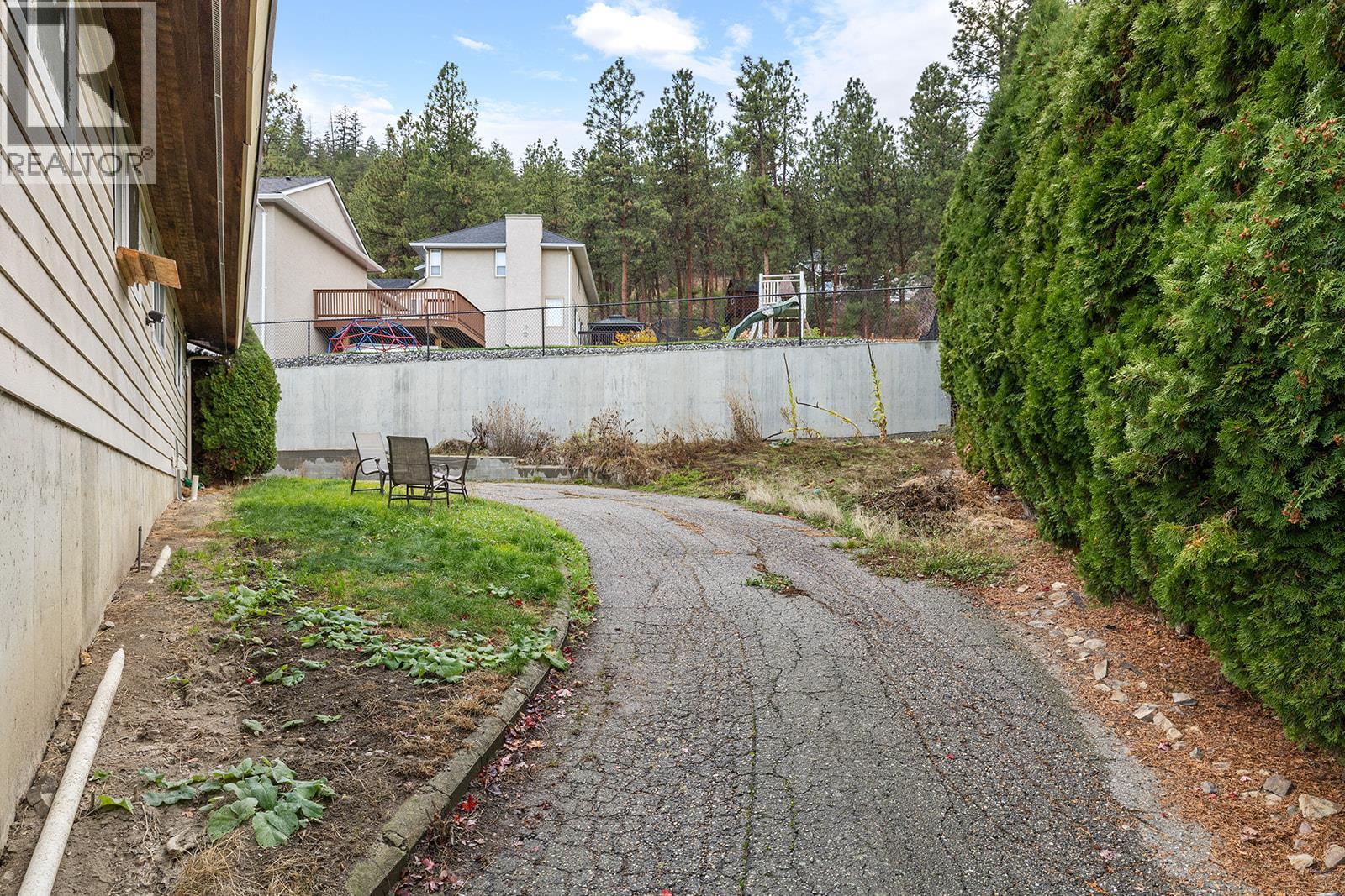  154 Applebrooke Crescent, Kelowna