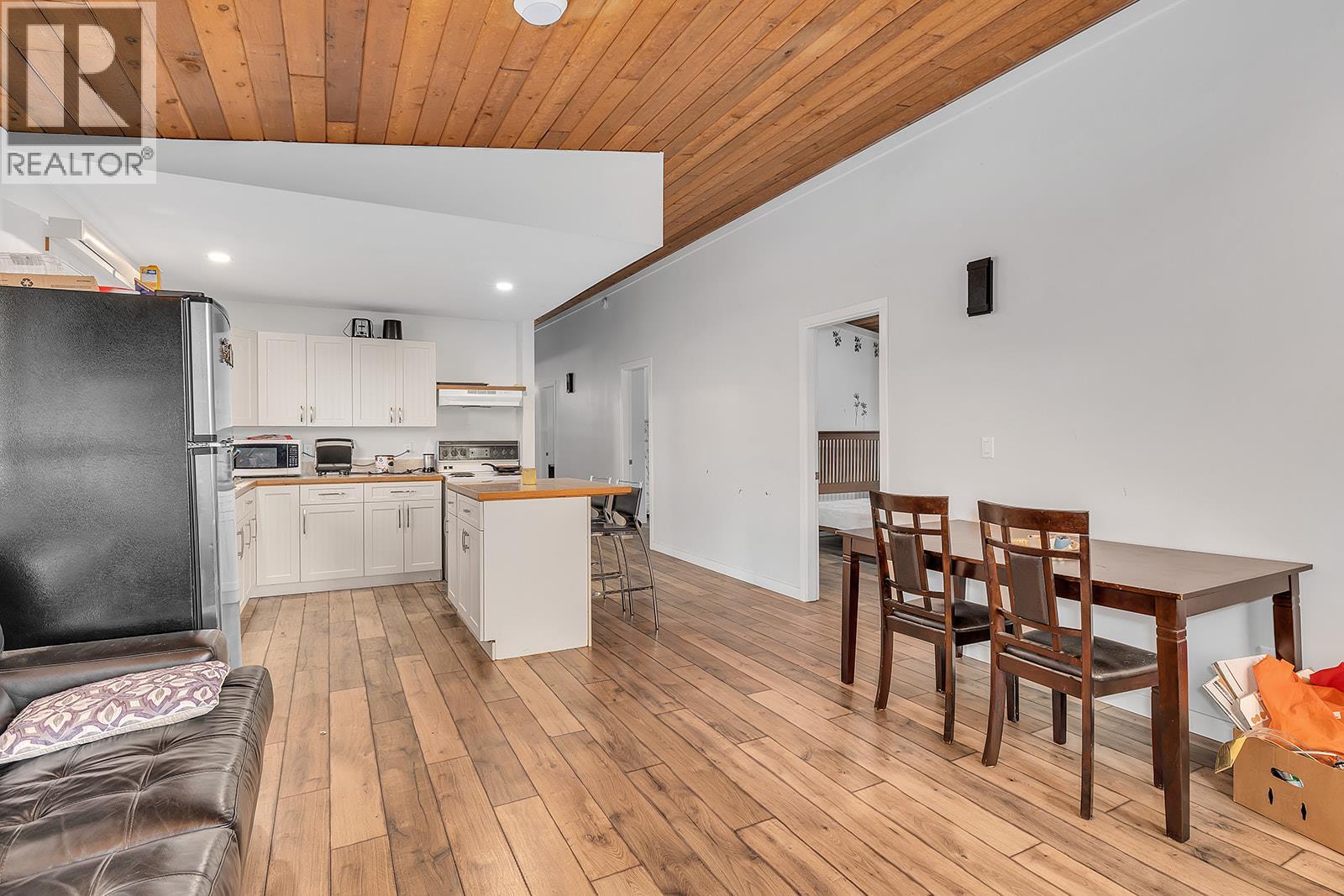  154 Applebrooke Crescent, Kelowna