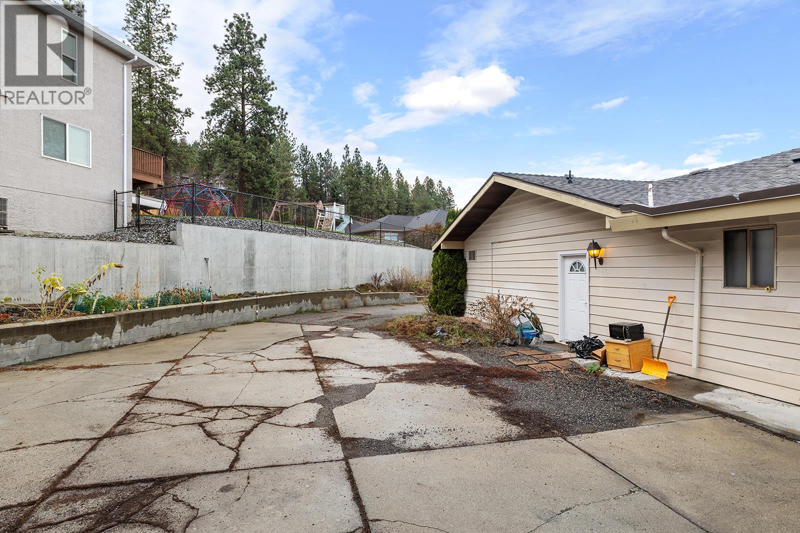  154 Applebrooke Crescent, Kelowna