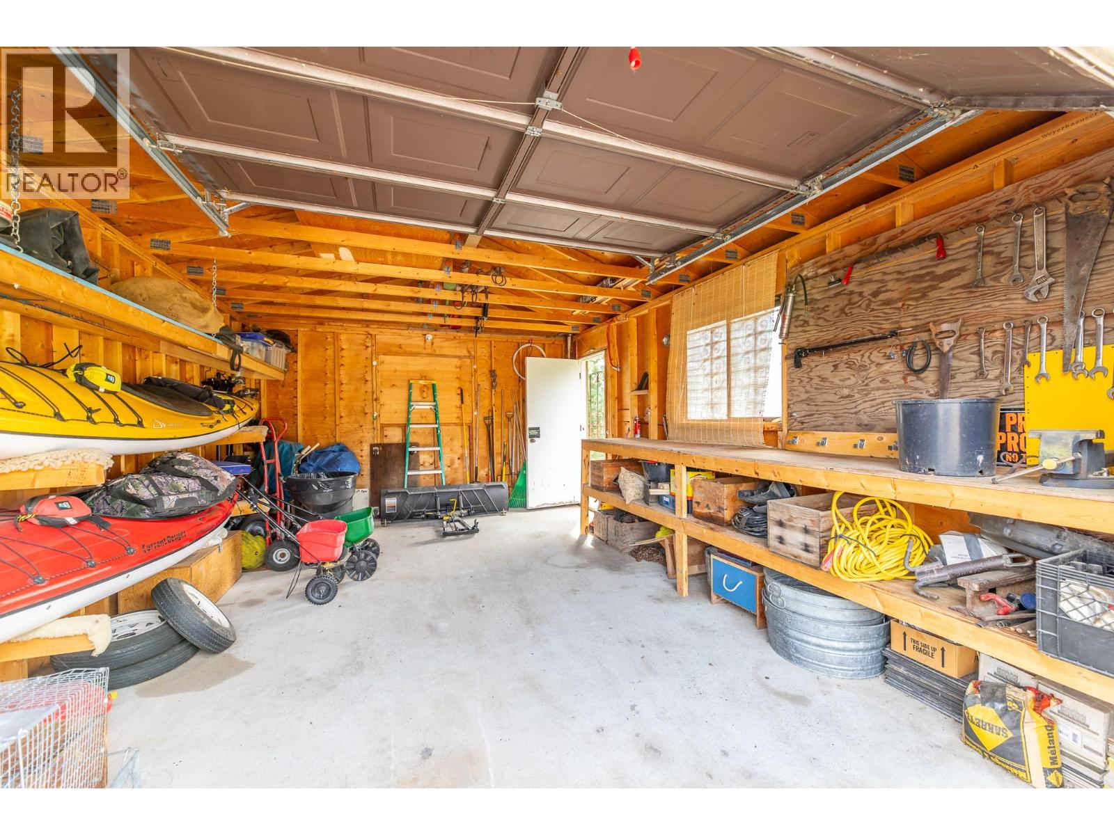  101 Knippelberg Road, Oliver