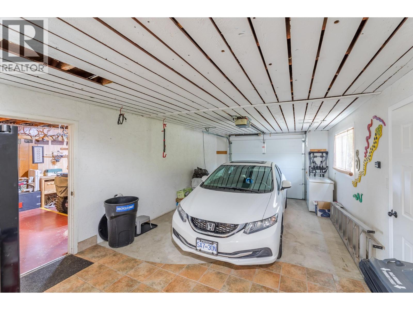  101 Knippelberg Road, Oliver