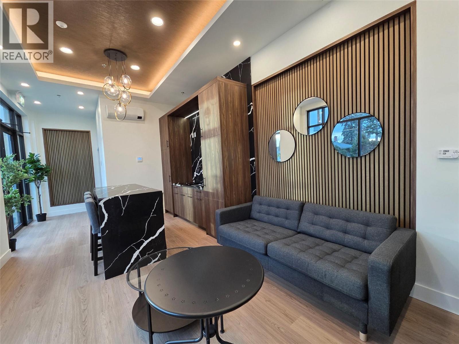 213 1380 Pridham Avenue, Kelowna