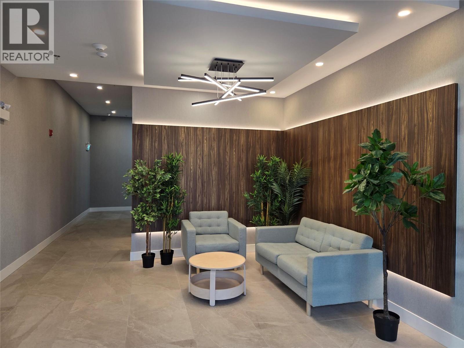 213 1380 Pridham Avenue, Kelowna