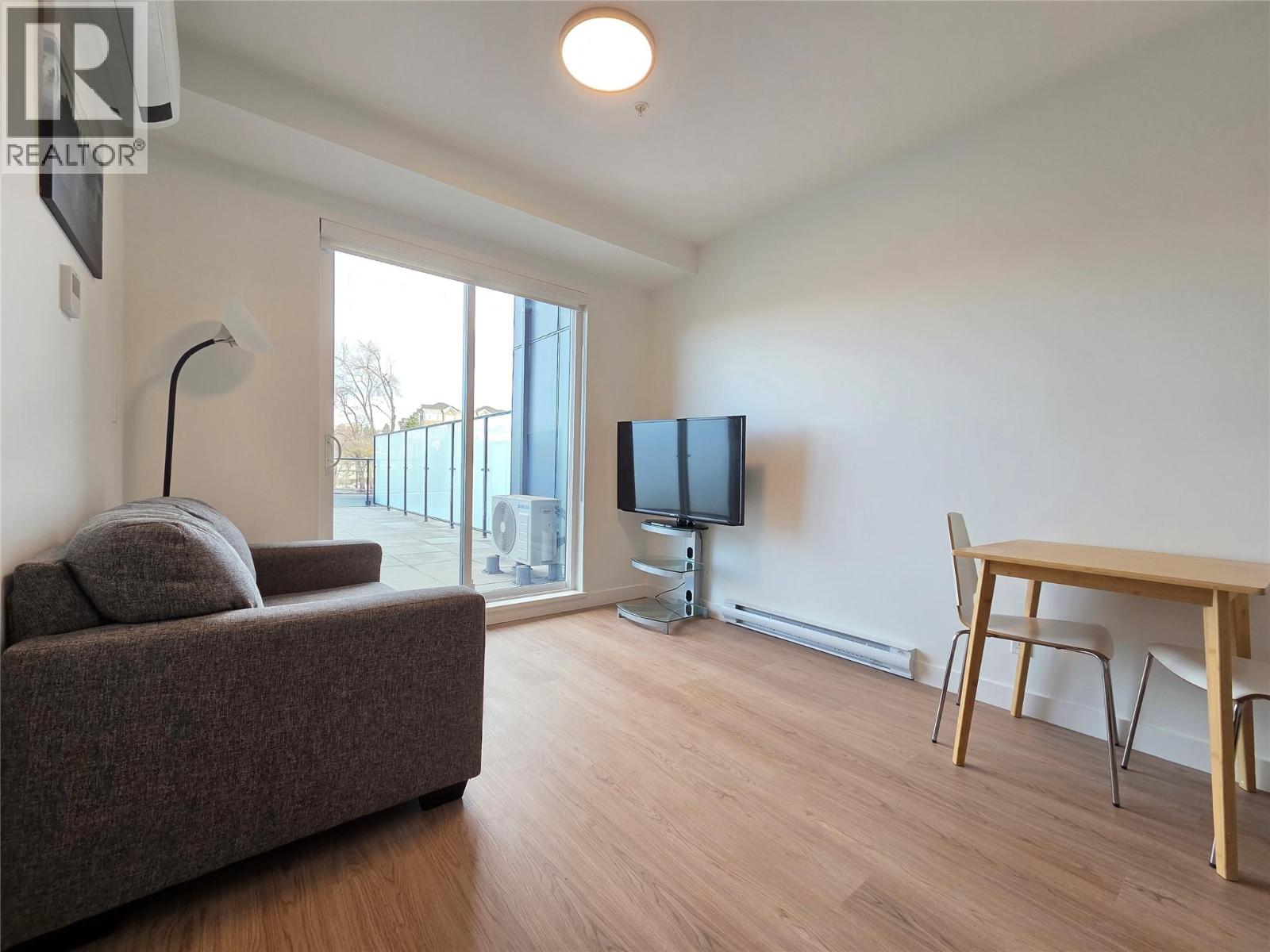 #213 1380 Pridham Avenue - 4
