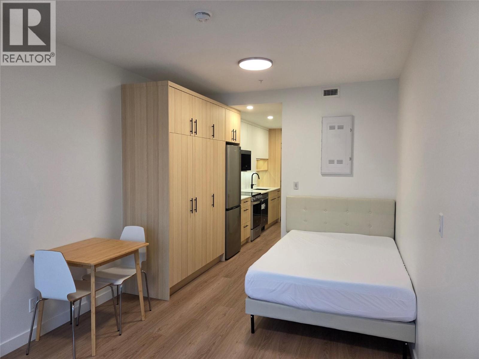 213 1380 Pridham Avenue, Kelowna