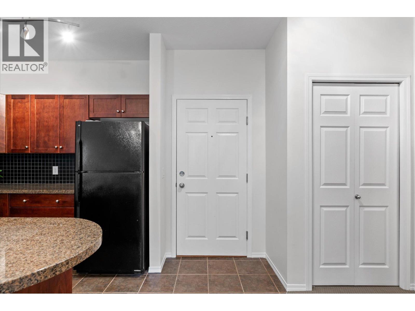 1317 1875 Country Club Drive, Kelowna