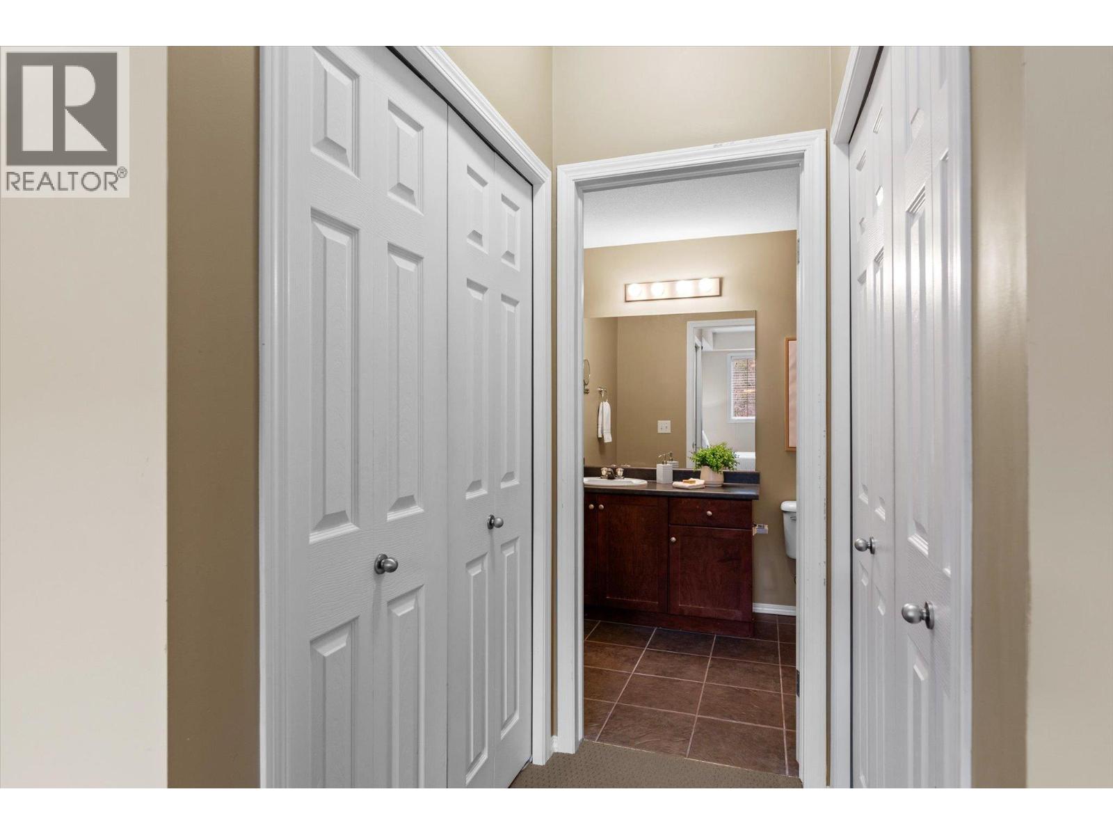 1317 1875 Country Club Drive, Kelowna