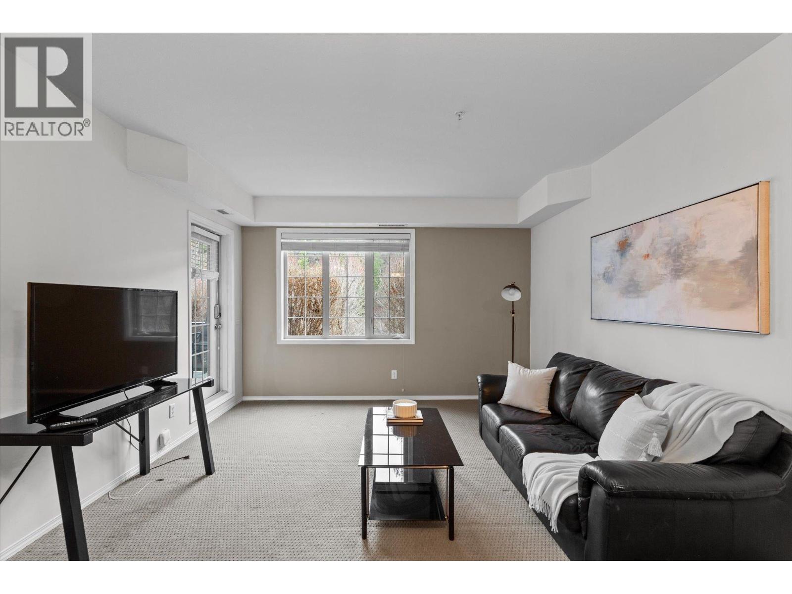 1317 1875 Country Club Drive, Kelowna