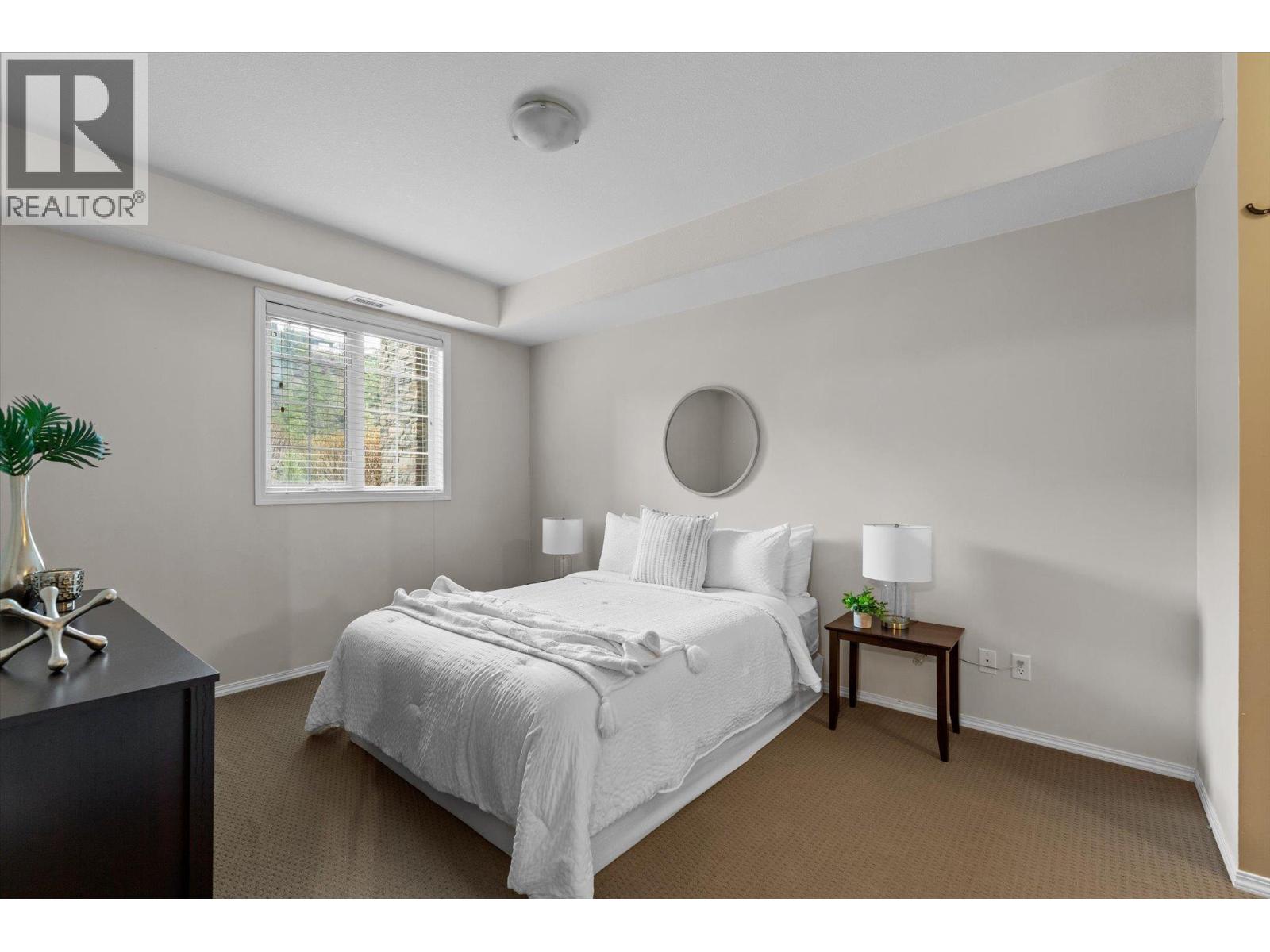 1317 1875 Country Club Drive, Kelowna