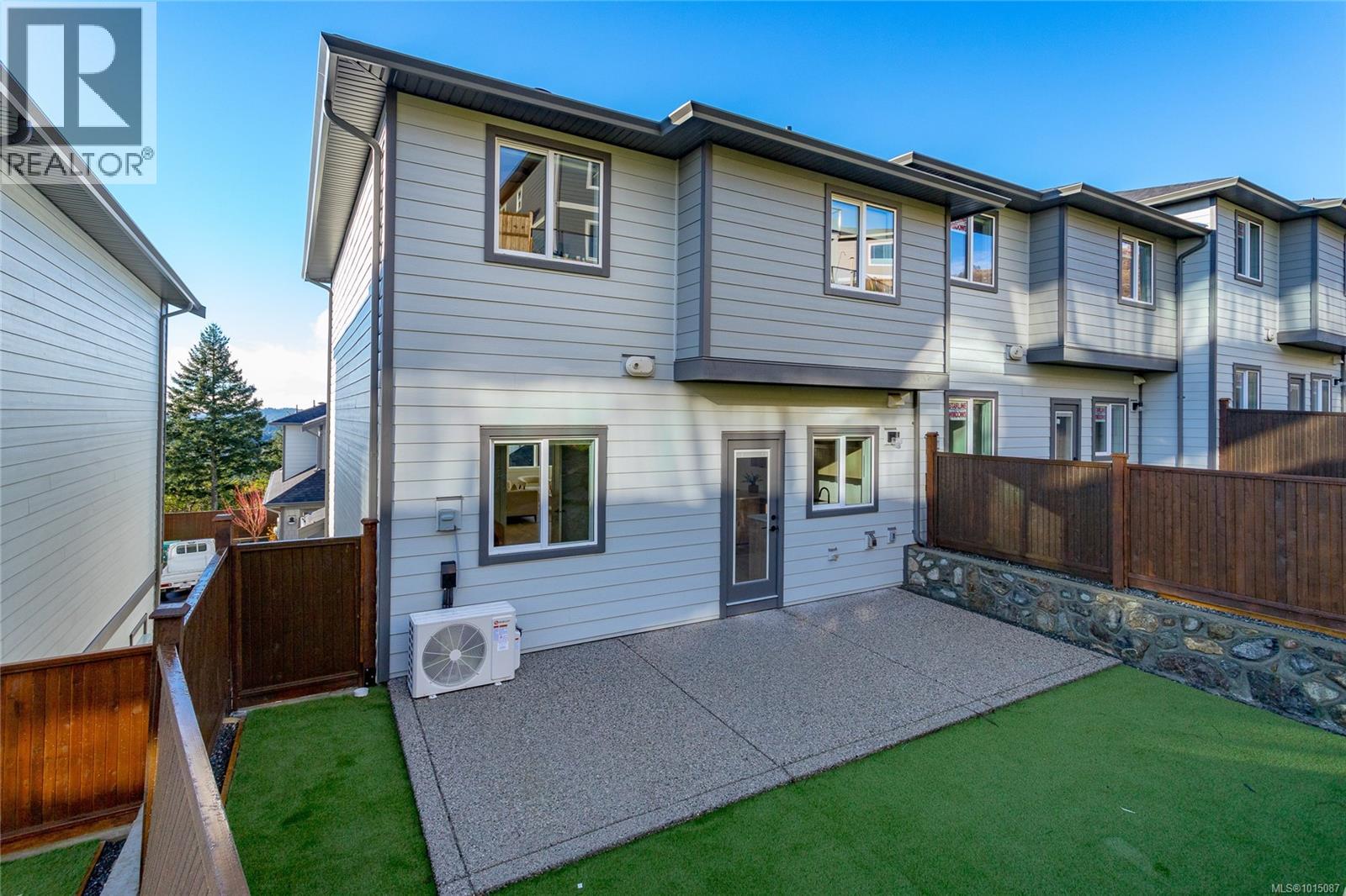  1435 Dolomite Ridge, Langford