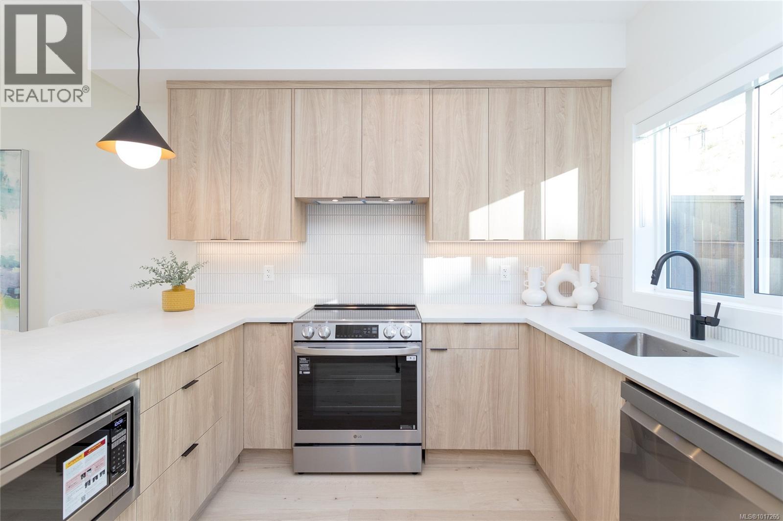  1437 Dolomite Ridge, Langford