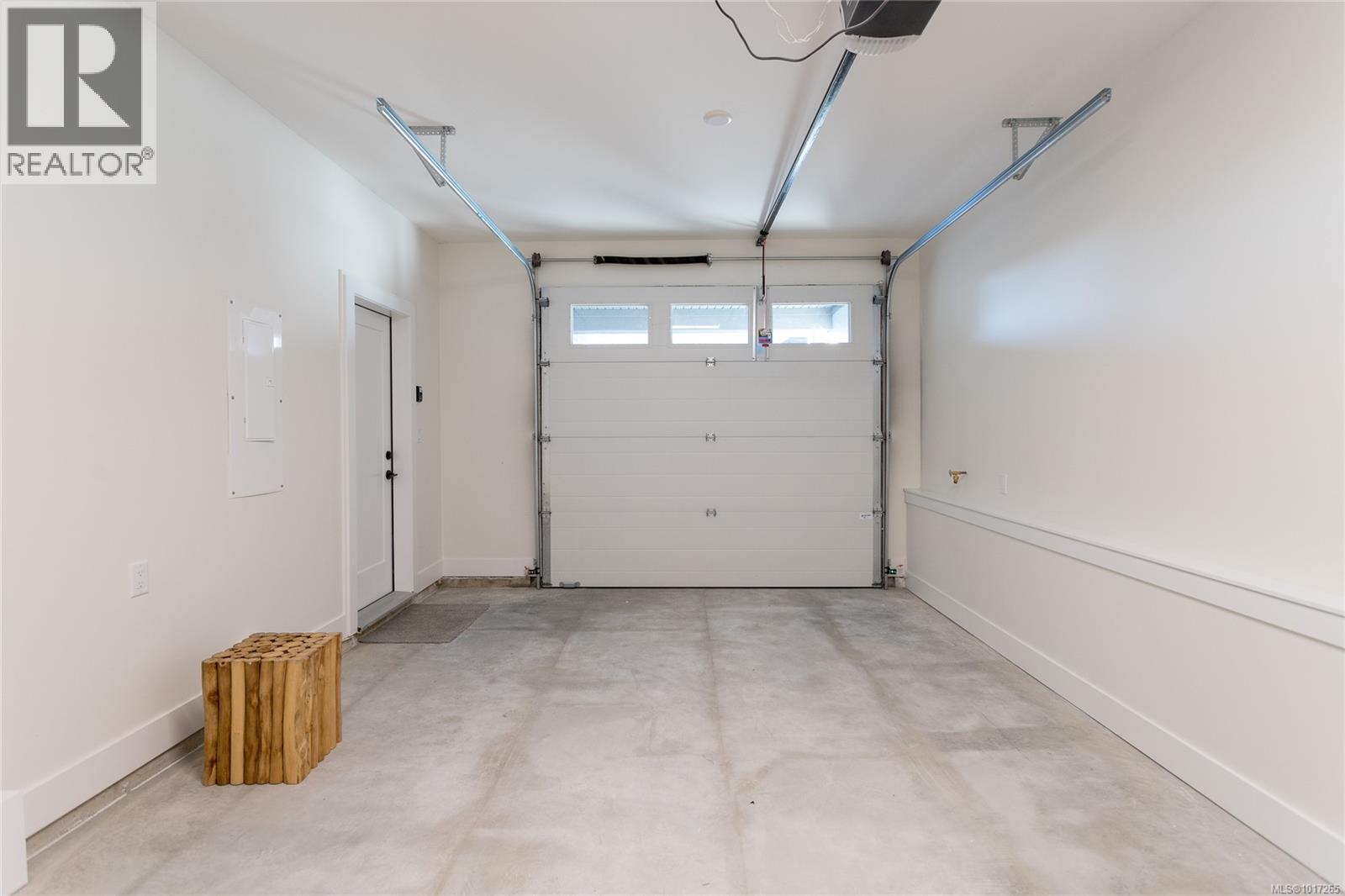  1437 Dolomite Ridge, Langford