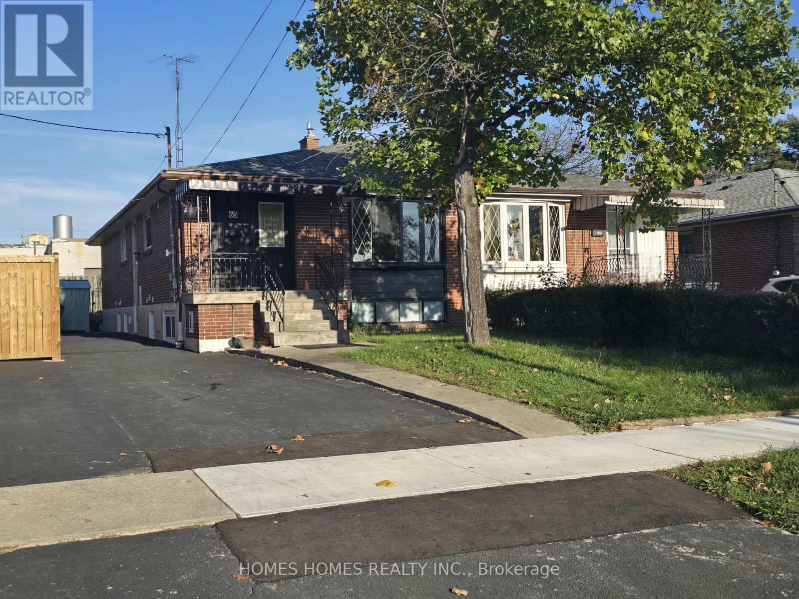 65 ELNATHAN CRESCENT - 1