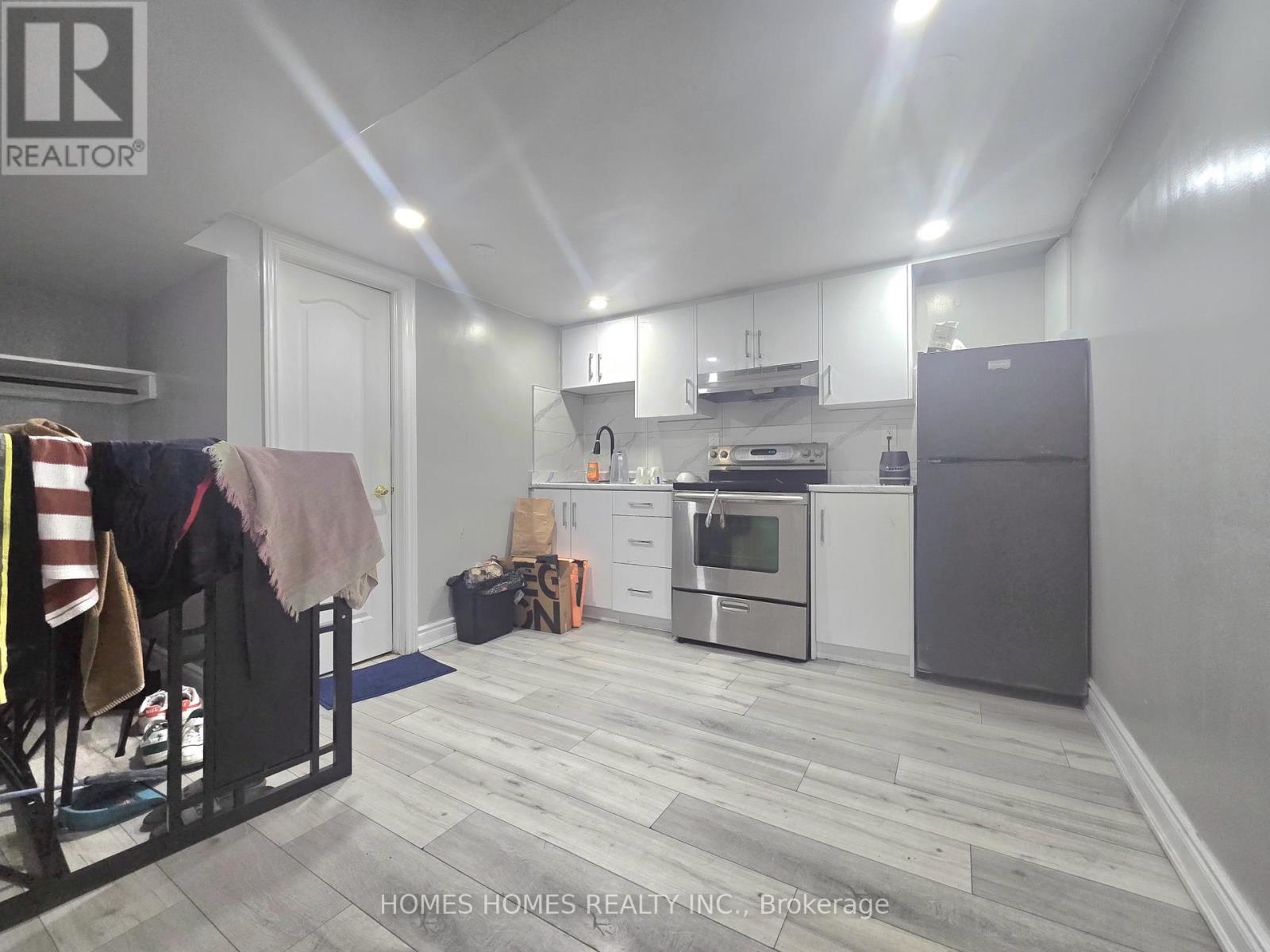 65 ELNATHAN CRESCENT - 32
