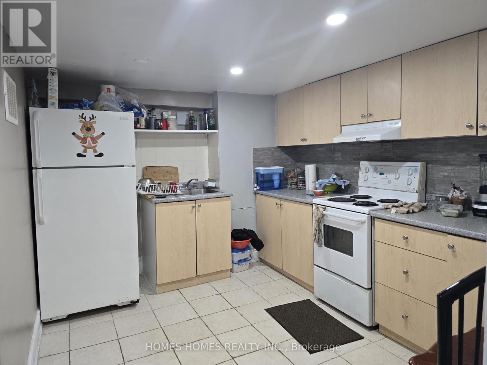 65 ELNATHAN CRESCENT - 38