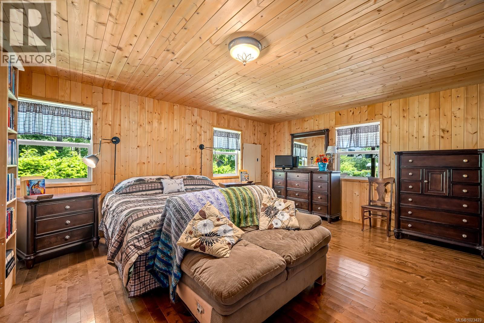 1415 Baikie Rd, Denman Island