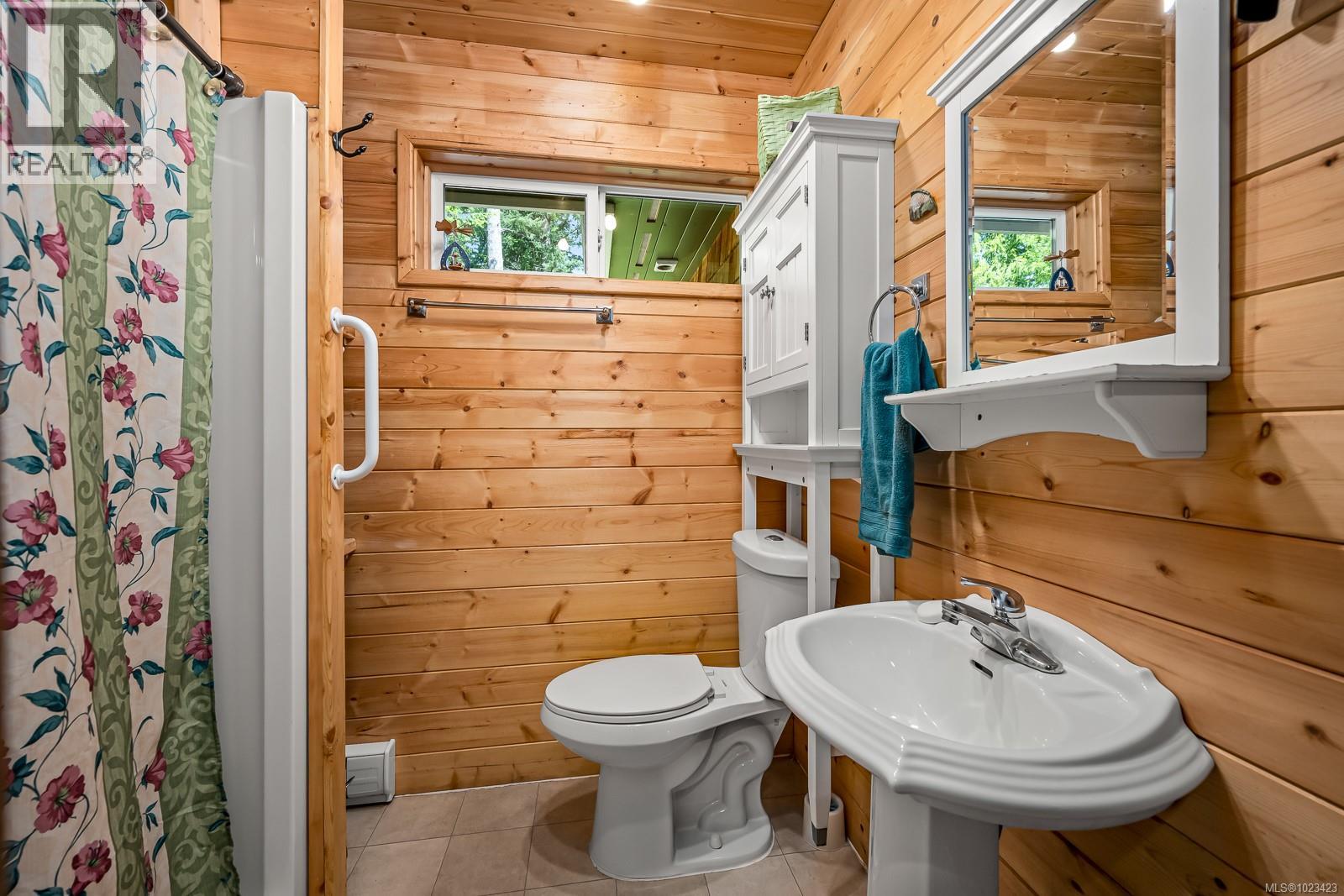 1415 Baikie Rd, Denman Island