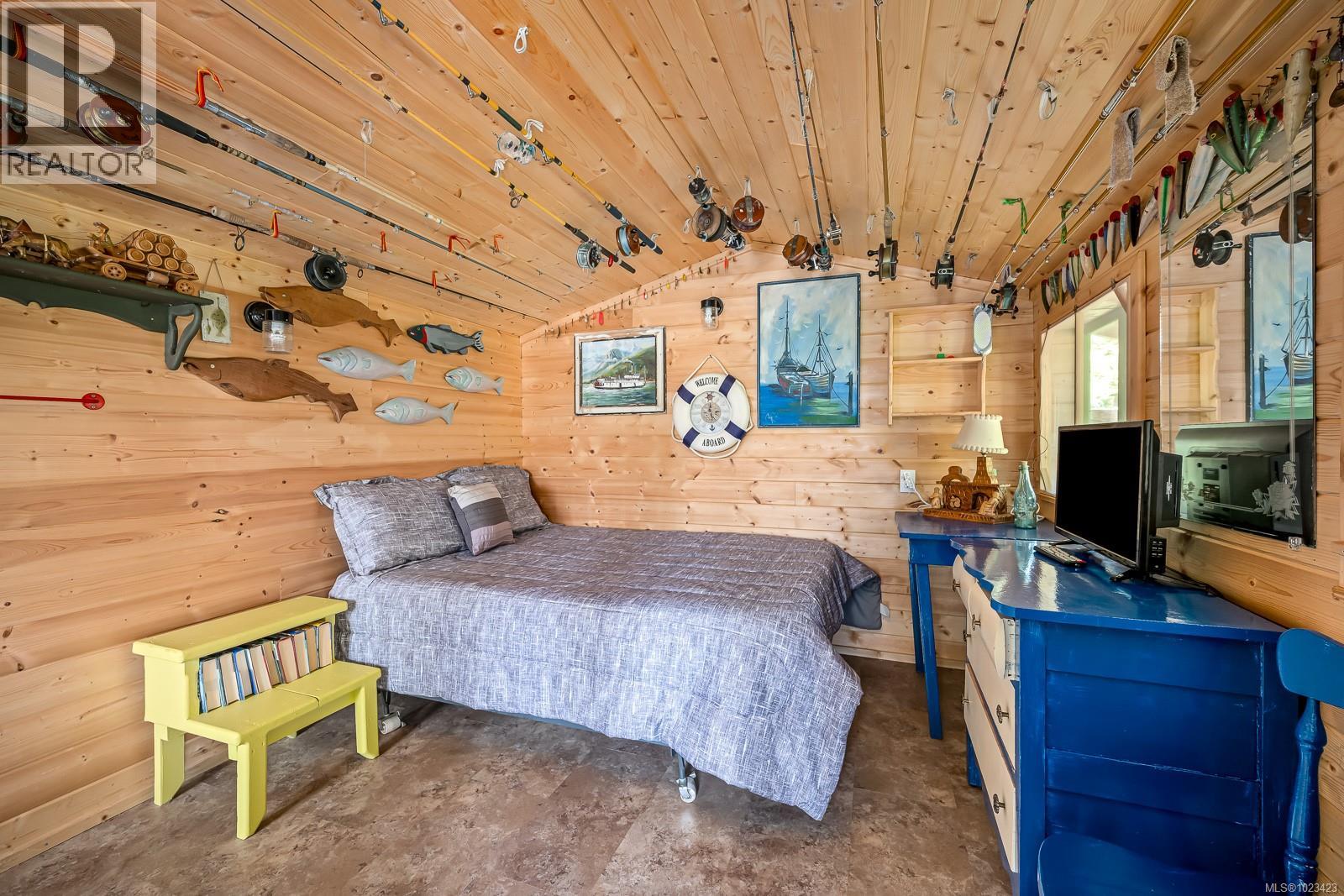 1415 Baikie Rd, Denman Island