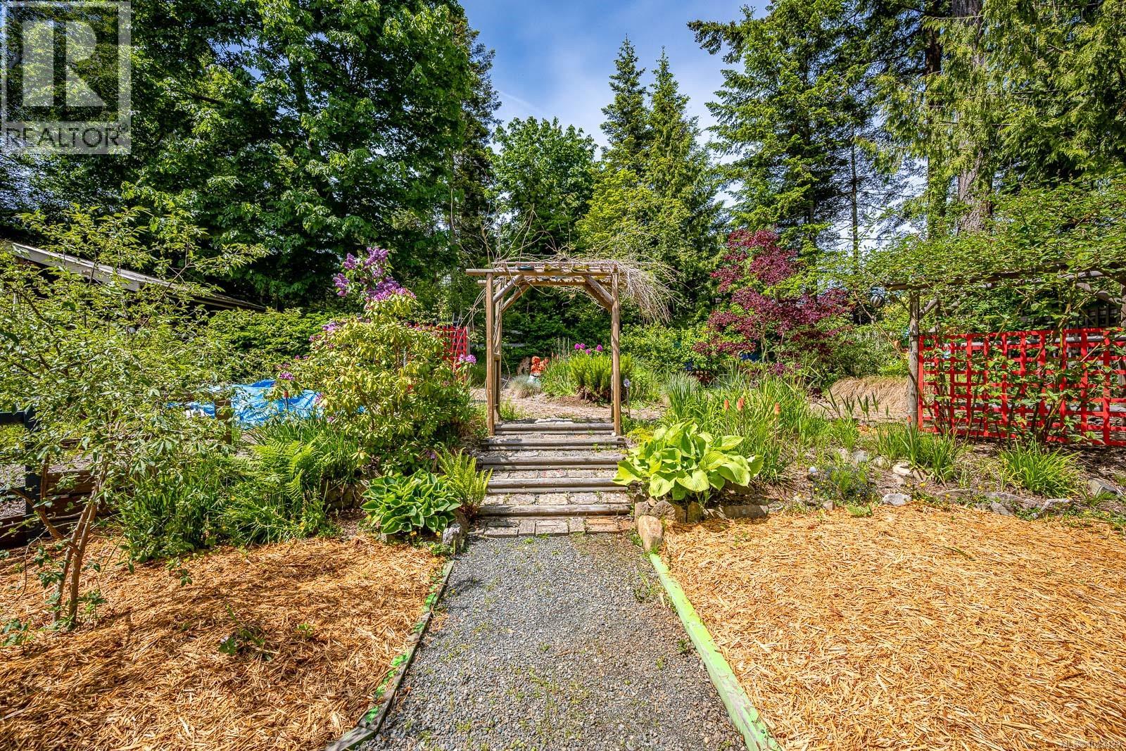 1415 Baikie Rd, Denman Island