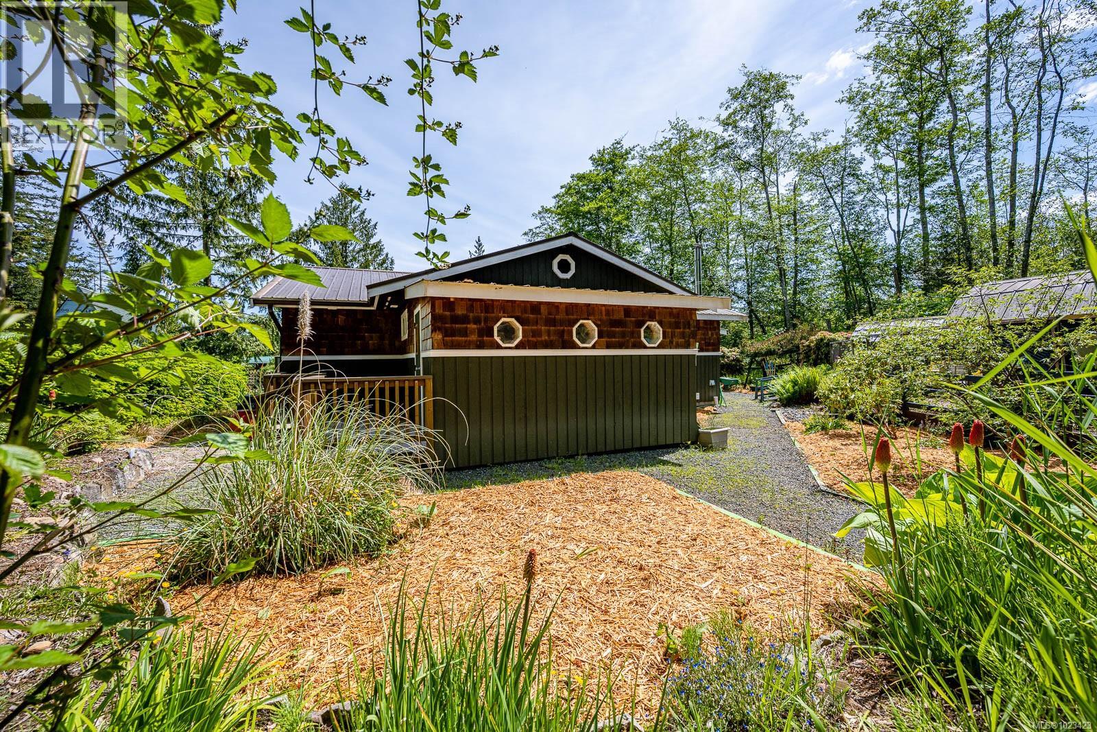 1415 Baikie Rd, Denman Island