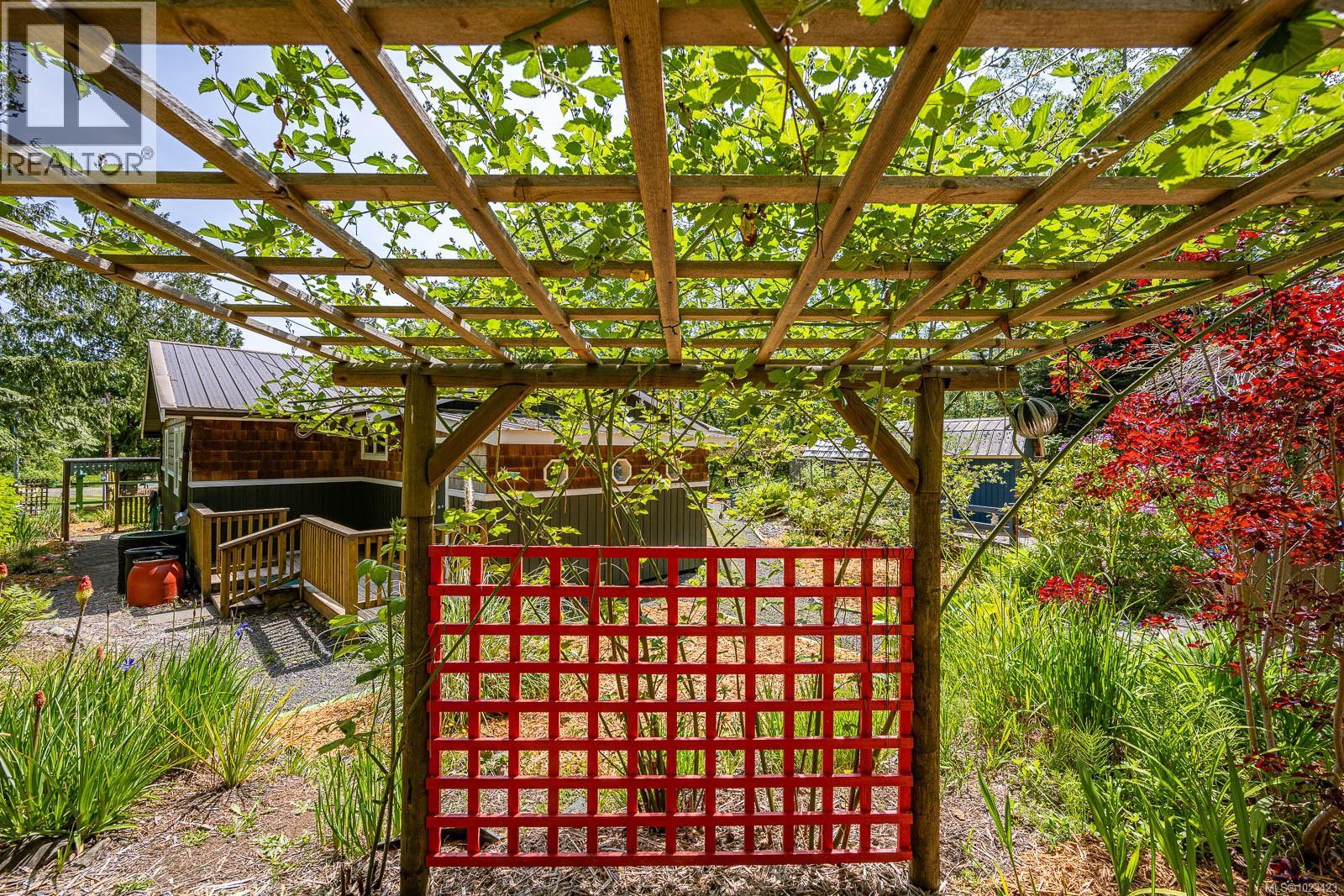 1415 Baikie Rd, Denman Island