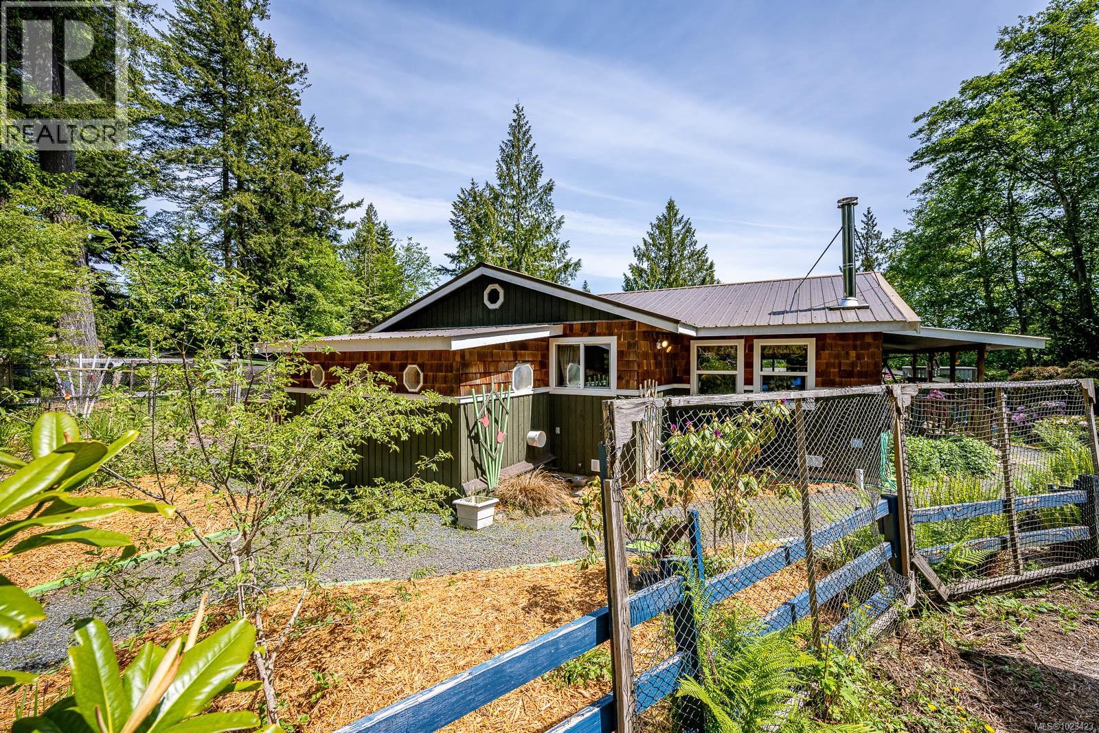 1415 Baikie Rd, Denman Island