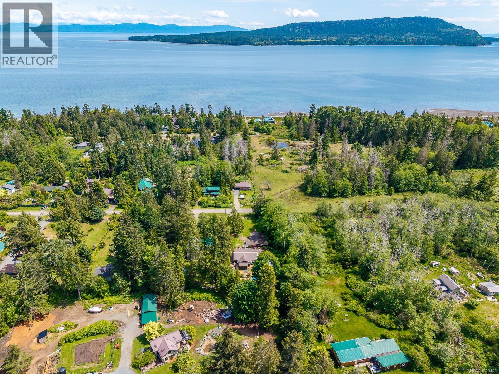 1415 Baikie Rd, Denman Island