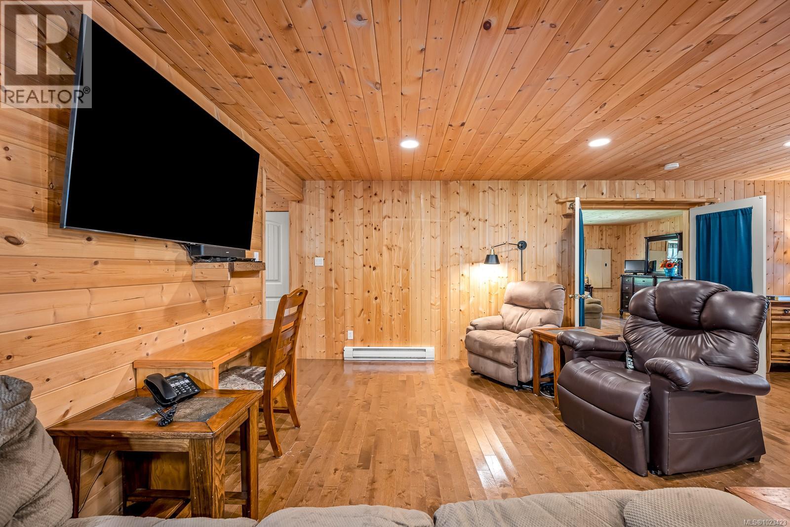 1415 Baikie Rd, Denman Island