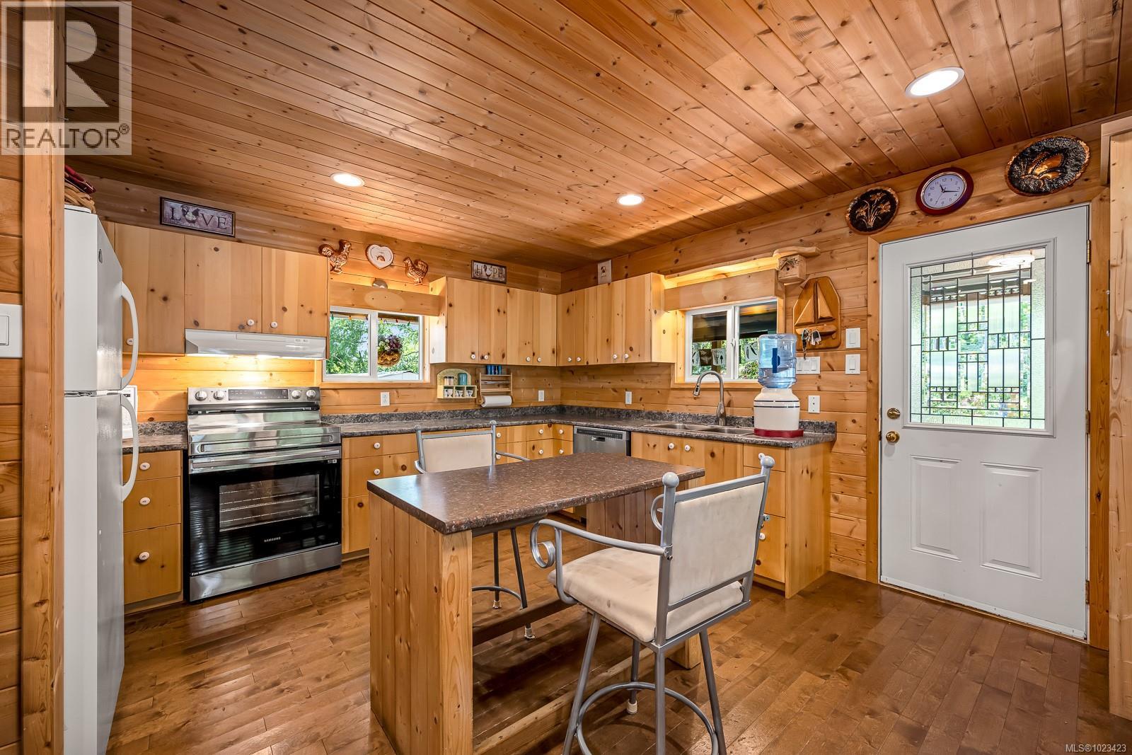 1415 Baikie Rd, Denman Island