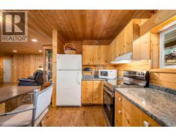 Kitchen - 1415 Baikie Rd, Denman Island, BC V0R1T0 Photo 9