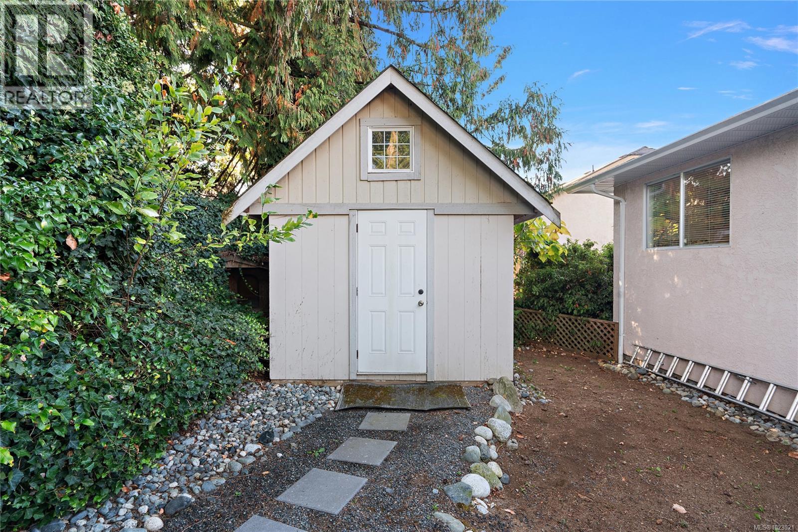 A 6599 Central Saanich Rd, Central Saanich