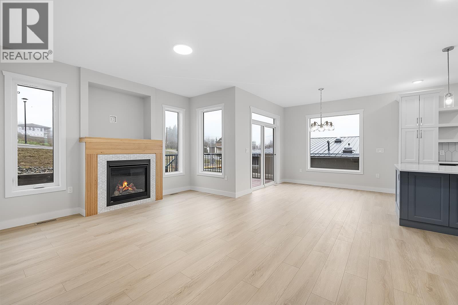 712 Mountain View Crescent, Creston