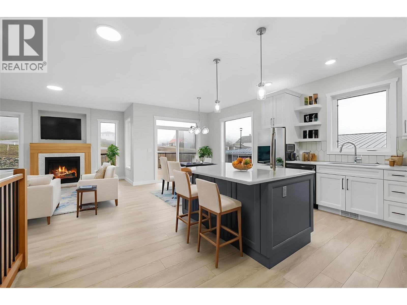 712 Mountain View Crescent, Creston