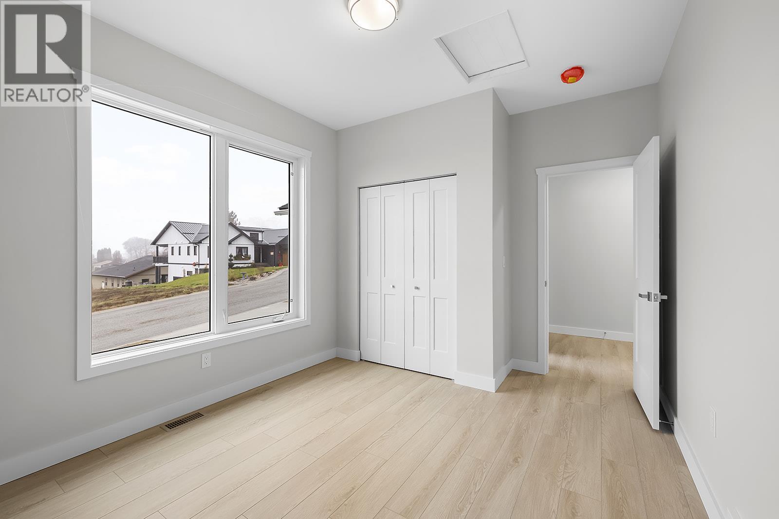 712 Mountain View Crescent, Creston