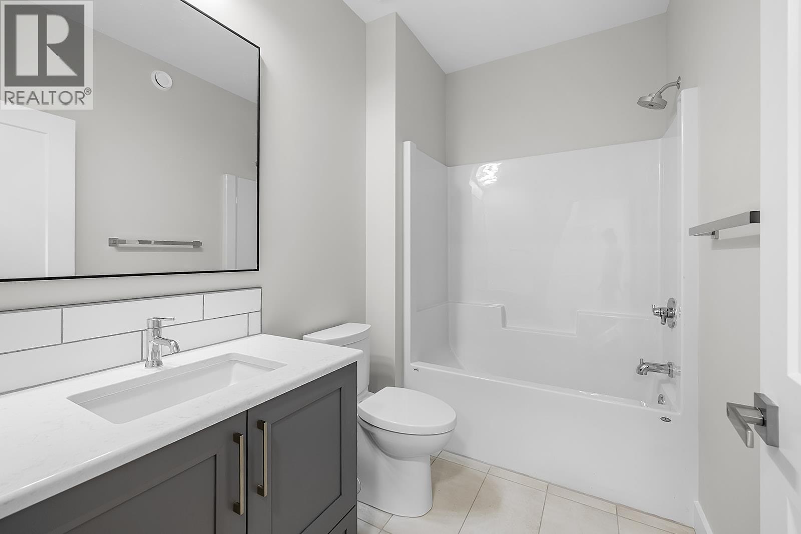 712 Mountain View Crescent, Creston