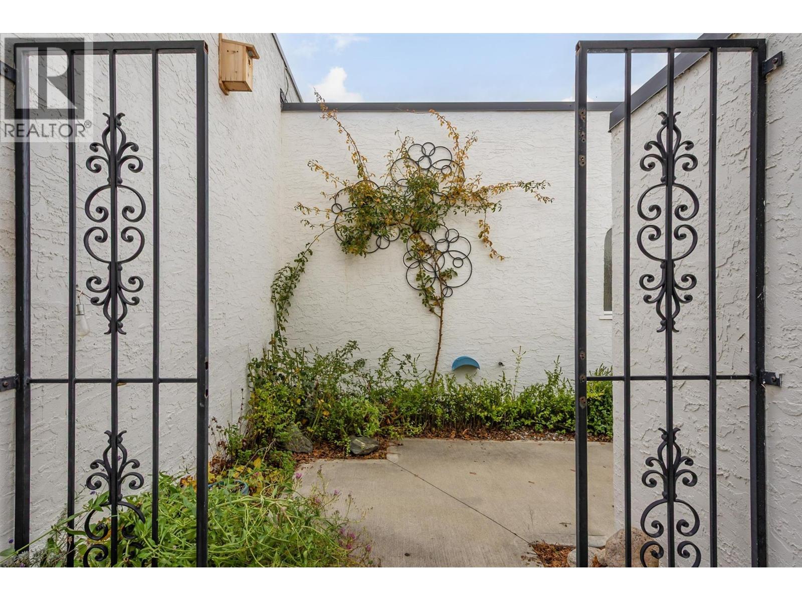  15 Traders Cove Road, Kelowna