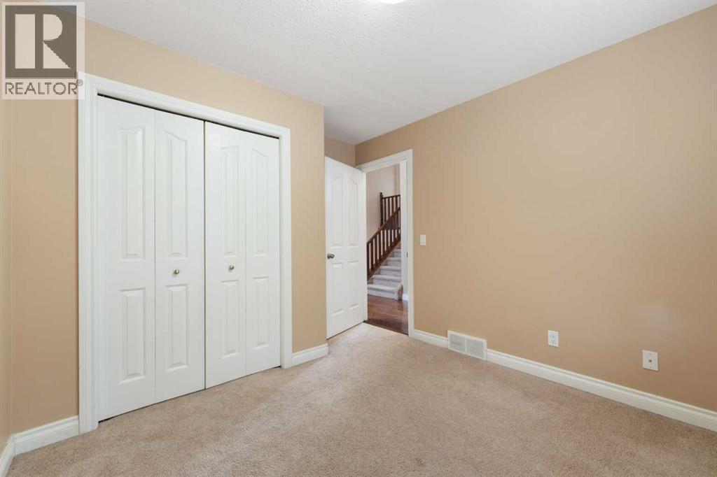 Single Family House Bi-level for Sale in  Tarawood Place NE Taradale Calgary 