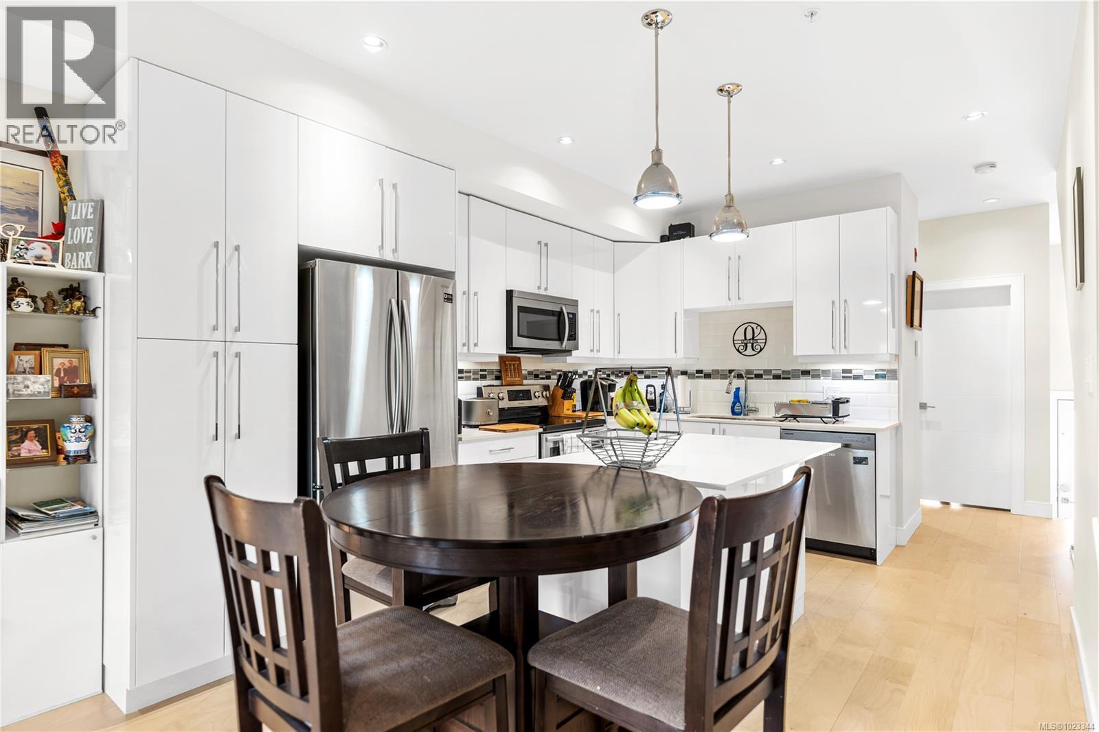 153 300 Phelps Avenue, Langford