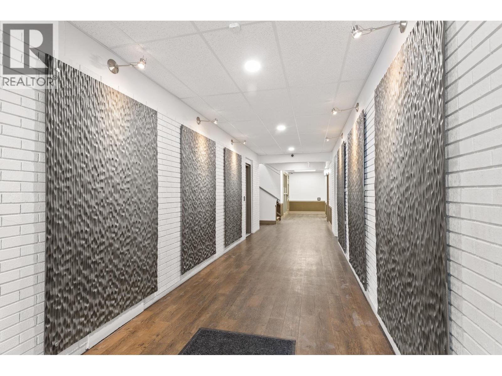 101 1460 Pandosy Street, Kelowna