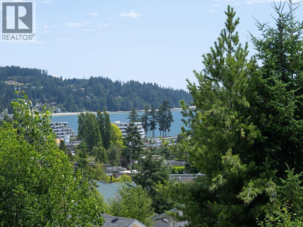 5618 DUNGENESS PLACE, Sechelt