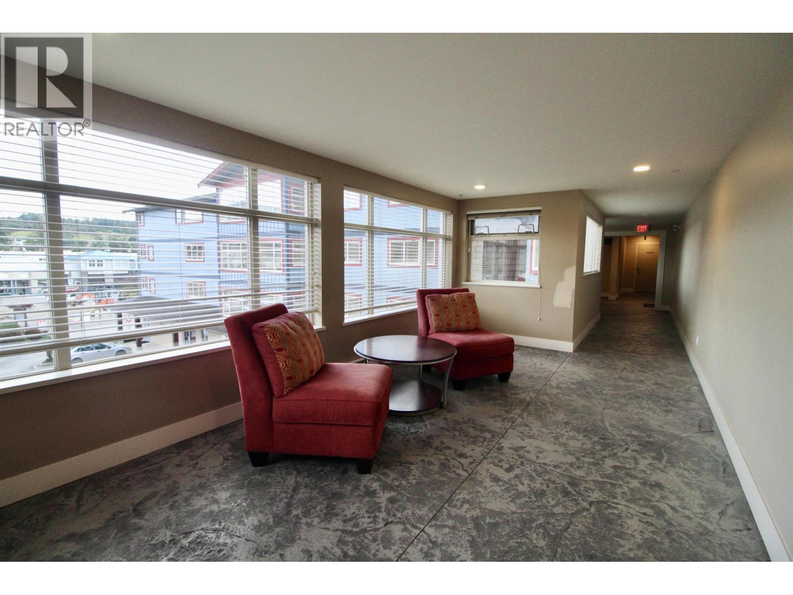 308 5631 INLET AVENUE, Sechelt